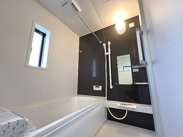 スタイリッシュな浴室で1日の疲れをゆったり癒されるのもいいですね。