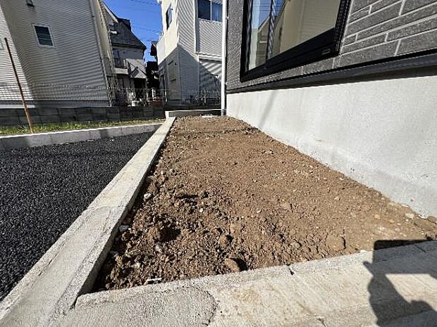 お庭スペースは、ガーデニングやお子様との外遊びなど多彩な用途でお楽しみいただけます。