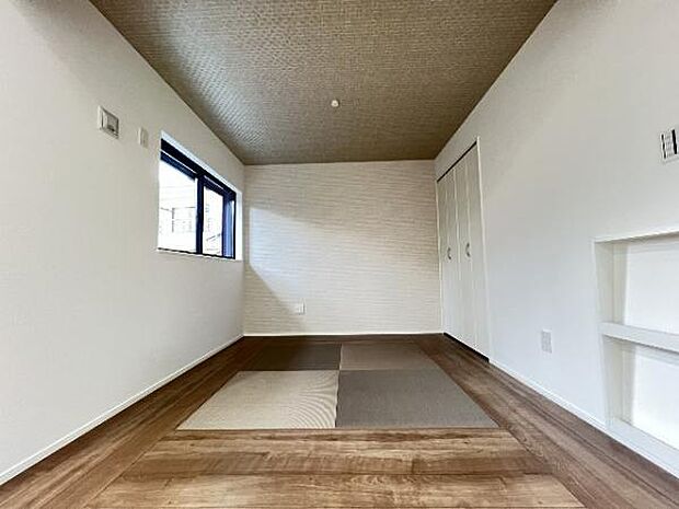 和室スペースです。畳のお部屋は寛げる空間ですね。