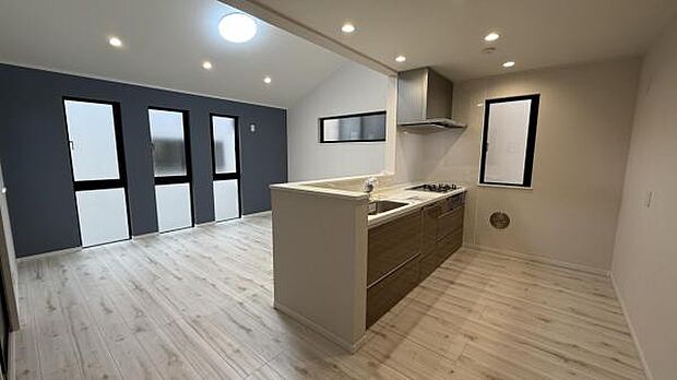 家族団らんの場所としてゆったりと居心地の良いリビングです。