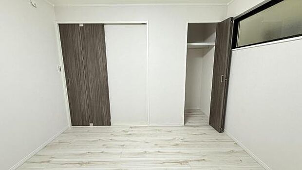 いつでもお部屋をスッキリお使い頂ける収納スペースを設置。