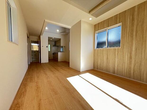 暖かな日差しが差し込むリビングダイニングです。