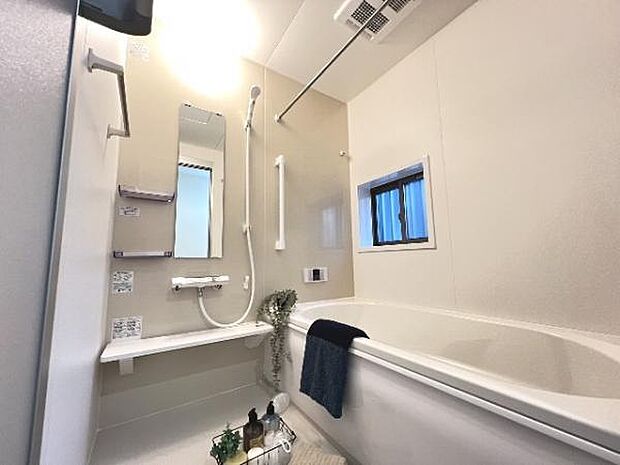 スタイリッシュな浴室で1日の疲れをゆったり癒されるのもいいですね。