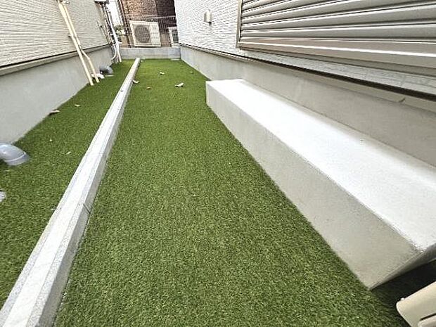 お庭スペースは、ガーデニングやお子様との外遊びなど多彩な用途でお楽しみいただけます。