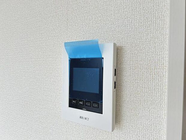 訪問者を確認できるTVモニター付きインターフォンです。