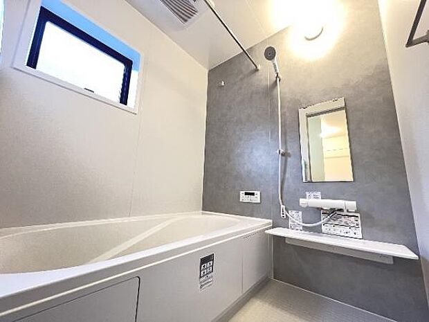 スタイリッシュな浴室で1日の疲れをゆったり癒されるのもいいですね。