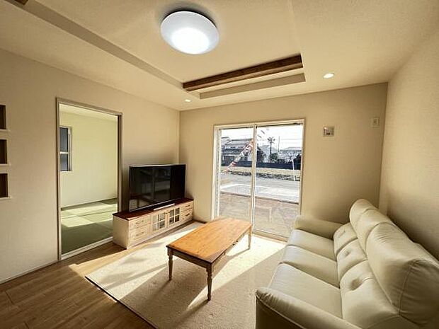 家族団らんの場所としてゆったりと居心地の良いリビングです。