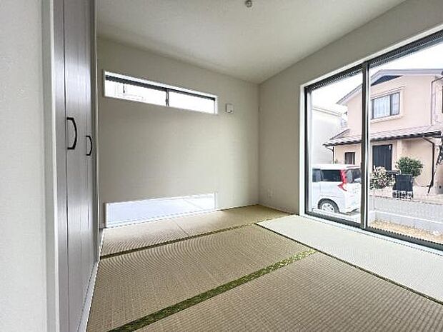 和室スペースです。畳のお部屋は寛げる空間ですね。