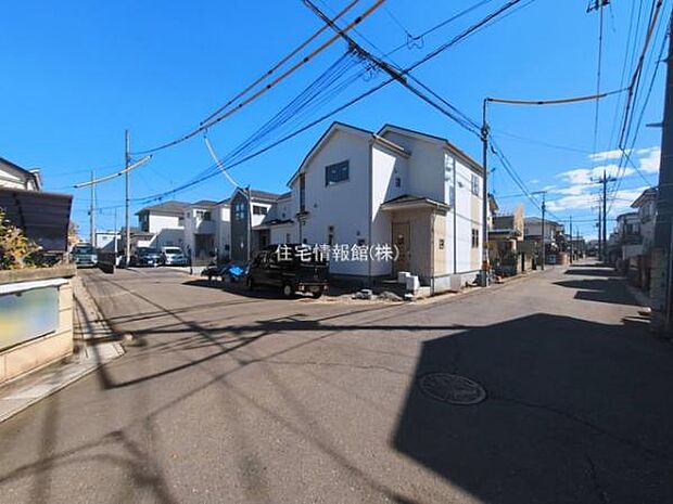 前面道路を含めた現地写真です。