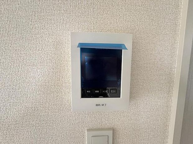 訪問者を確認できるTVモニター付きインターフォンです。