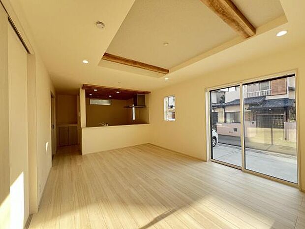 リビングダイニングになります。ご家族そろっての素敵な空間になりそうですね。