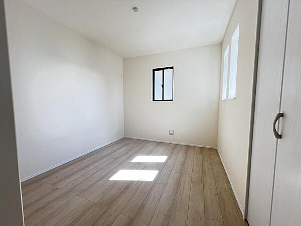 子供部屋にもちょうど良い大きさのお部屋です。