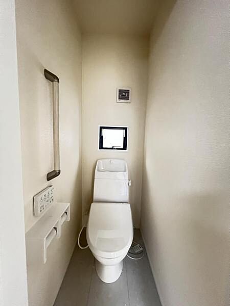 ほっと安らげるトイレ空間です。
