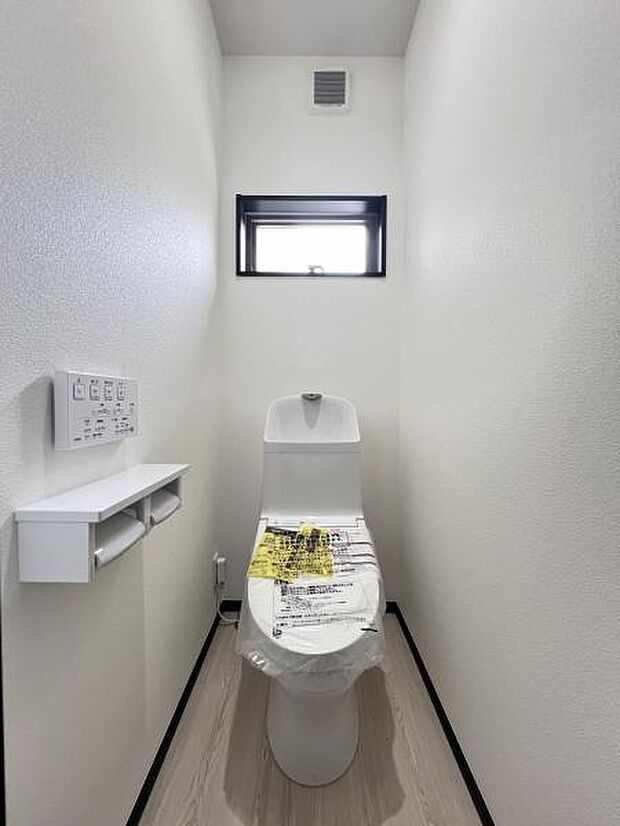 ほっと安らげるトイレ空間です。