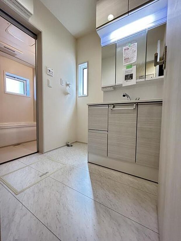 お天気を気にせずお洗濯ができ、室内干し可能です。