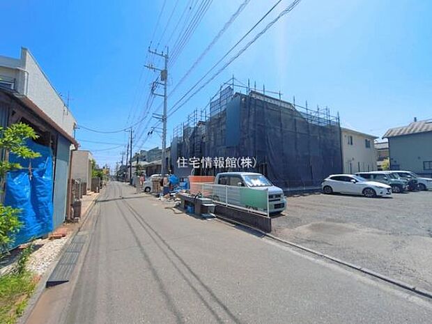 前面道路を含めた現地写真です。