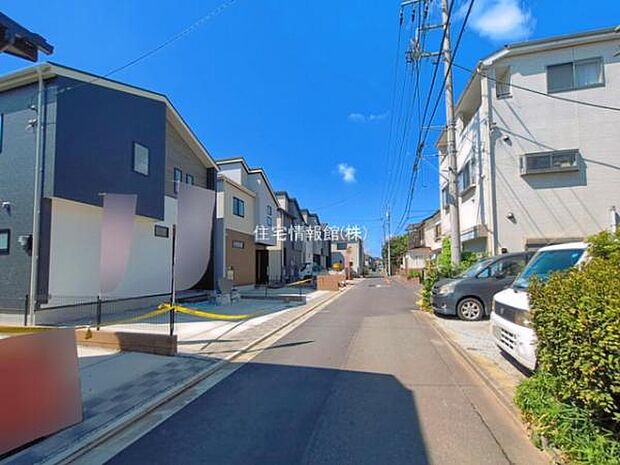 前面道路を含めた現地写真です。