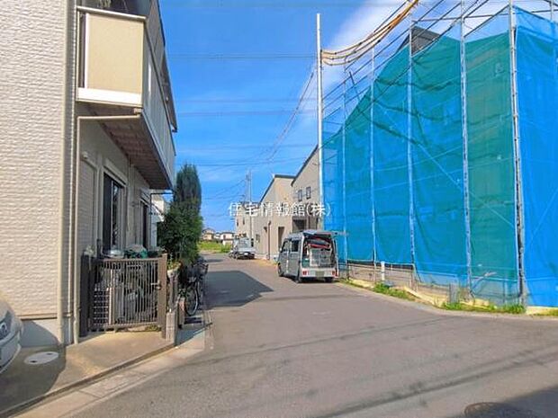 前面道路を含めた現地写真です。