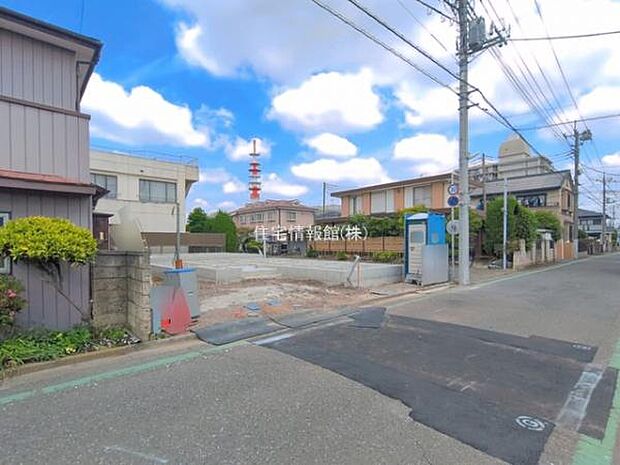 前面道路を含めた現地写真です。