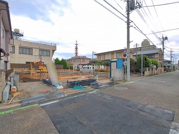 前面道路を含めた現地写真です。