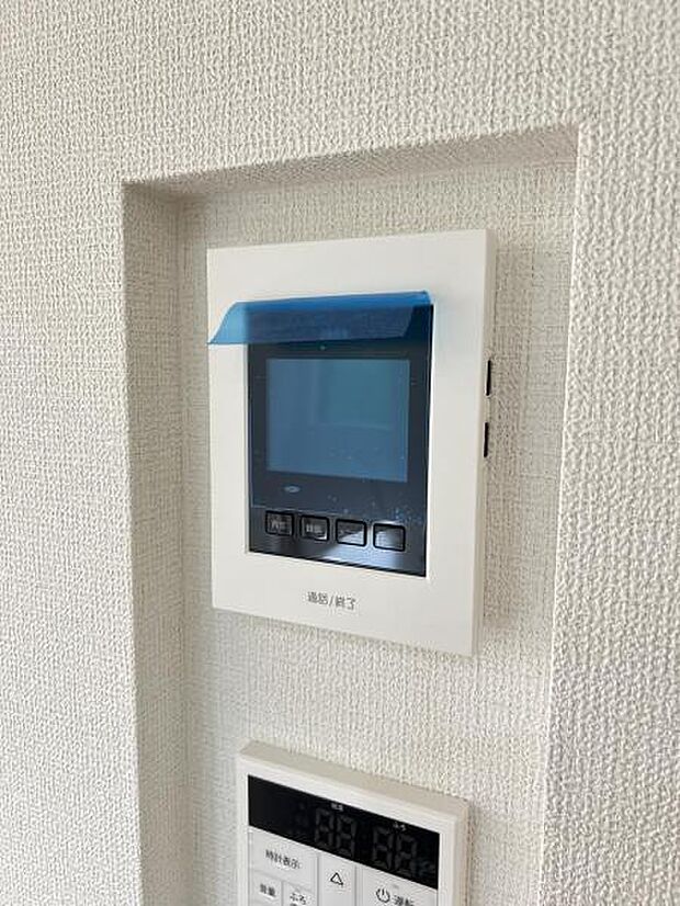 訪問者を確認できるTVモニター付きインターフォンです。