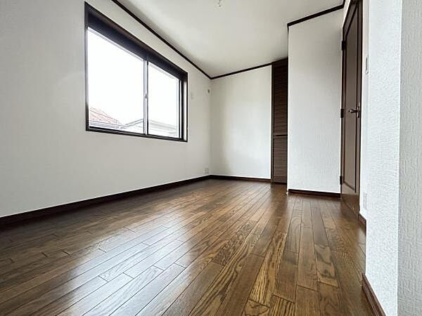 子供部屋にもちょうど良い大きさのお部屋です。