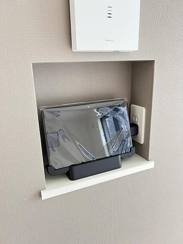 訪問者を確認できるTVモニター付きインターフォンです。