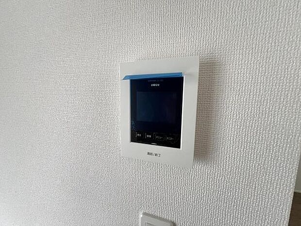 モニター付きインターフォンもうれしい標準装備です。