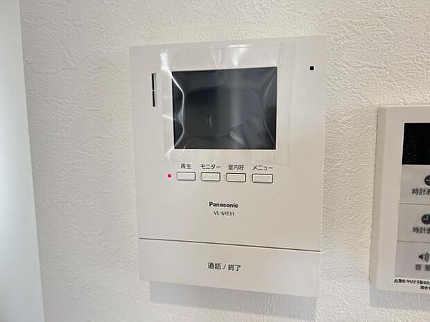 訪問者を確認できるTVモニター付きインターフォンです。