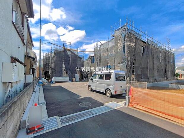 前面道路を含めた現地写真です。