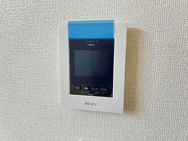 TVモニター付きインターフォンで、お部屋から訪問者を確認できます。