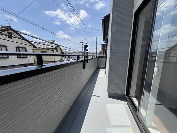 お洗濯ものを気持ち良く太陽の光で干せるのが嬉しいですね。