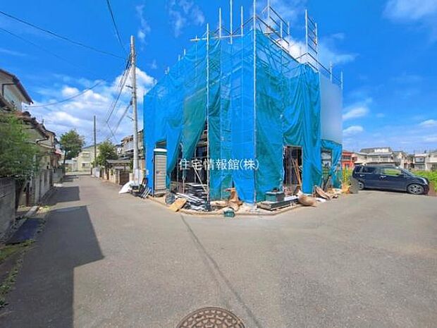 前面道路を含めた現地写真です。