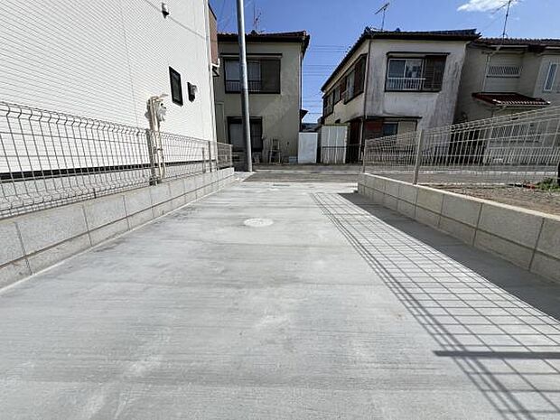 駐車場ももちろん完備しておりますのでお車所有の方にも心強いです。