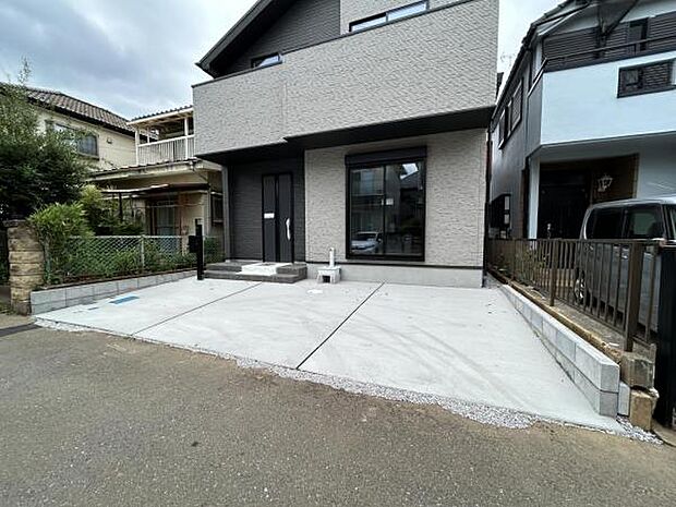 駐車場ももちろん完備しておりますのでお車所有の方にも心強いです。