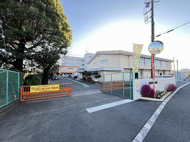 双柳小学校まで約620m(徒歩8分)