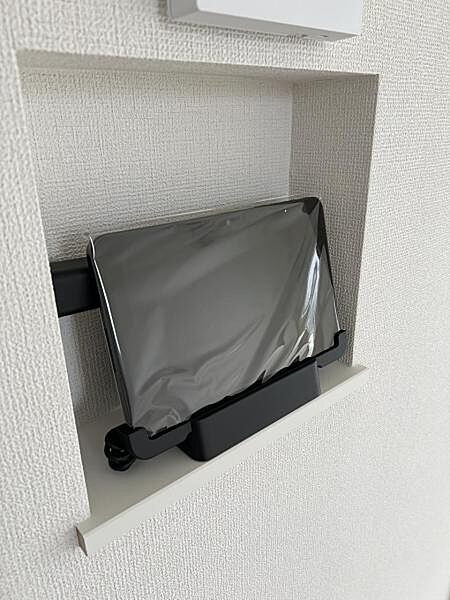 訪問者を確認できるTVモニター付きインターフォンです。