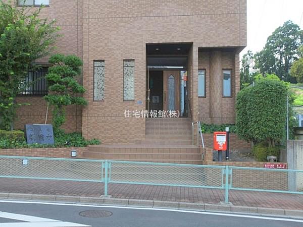 ゆったりとした印象のエントランスです。
