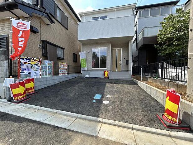 駐車場ももちろん完備しておりますのでお車所有の方にも心強いです。