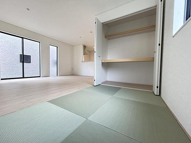 和室スペースです。畳のお部屋は寛げる空間ですね。
