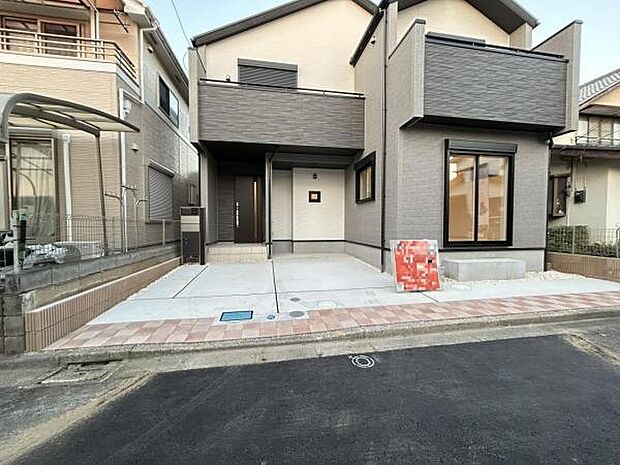 駐車場ももちろん完備しておりますのでお車所有の方にも心強いです。