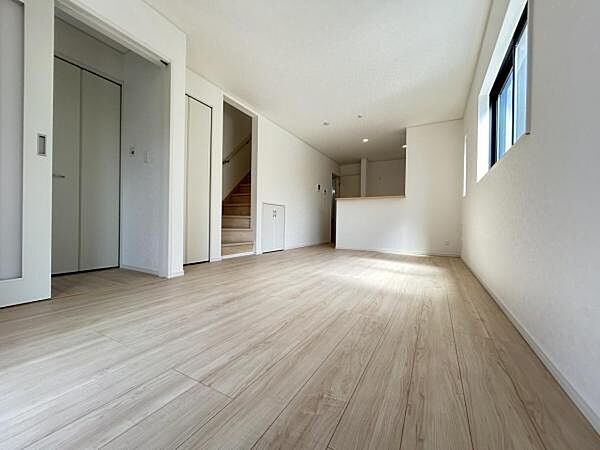 家族団らんの場所としてゆったりと居心地の良いリビングです。