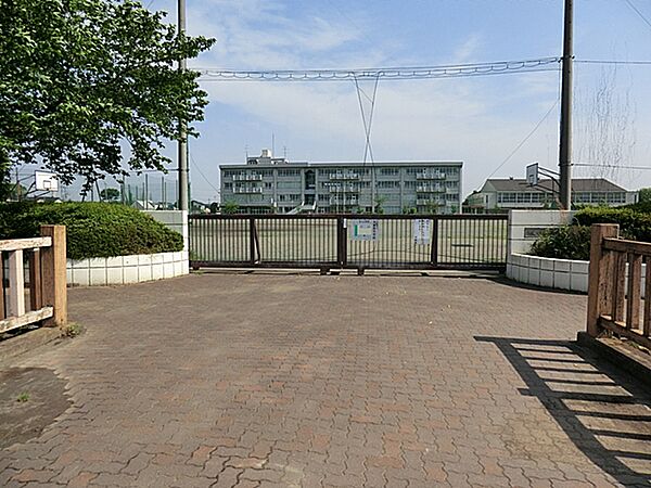 川越市立大東西中学校まで約1200m（徒歩15分）