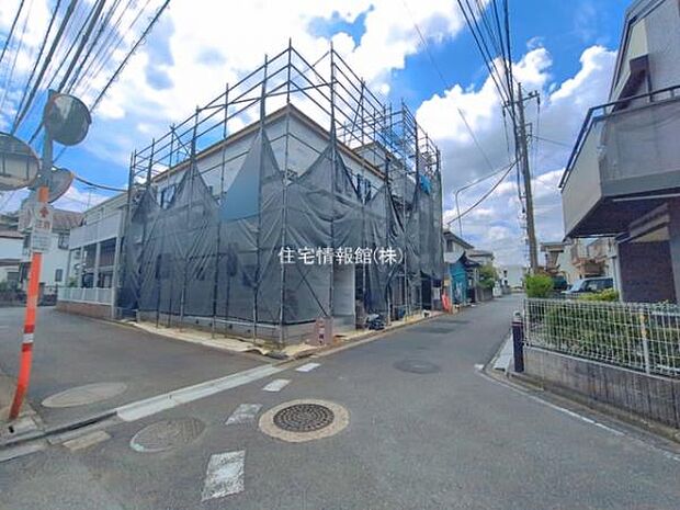 前面道路を含めた現地写真です。