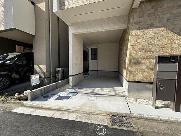 駐車場ももちろん完備しておりますのでお車所有の方にも心強いです。