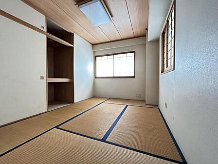 和室スペースです。畳のお部屋は寛げる空間ですね。