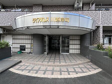エントランスです。皆様やお客様をお出迎え致します。