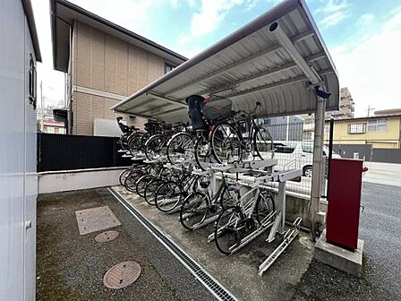 敷地内の駐輪場です。