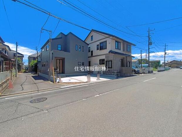 前面道路を含めた現地写真です。