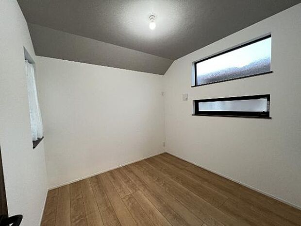 子供部屋にもちょうど良い大きさのお部屋です。
